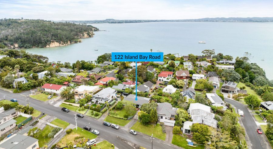  at 122 Island Bay Road, Beach Haven, Auckland