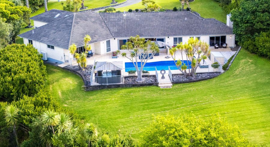  at 7 Burgundy Park Avenue, Henderson, Waitakere City, Auckland