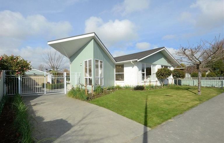  at 50 Glenharrow Avenue, Avonhead, Christchurch City, Canterbury
