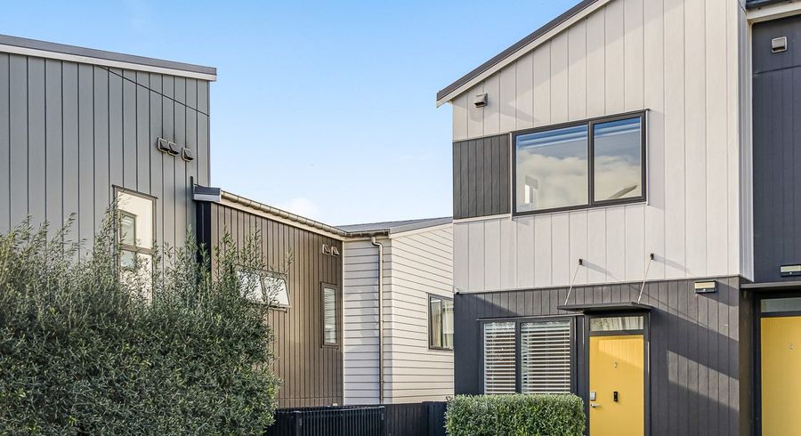  at 2 Hononga Lane, Northcote, North Shore City, Auckland
