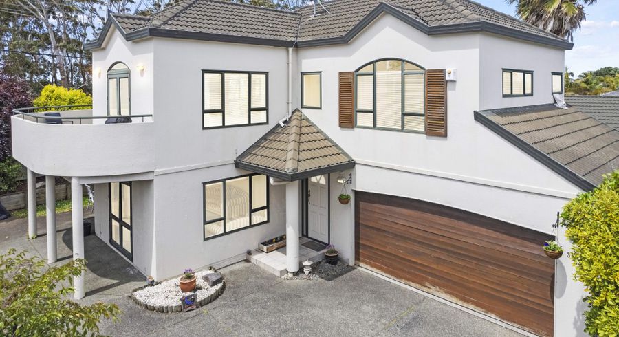  at 352 East Coast Road, Sunnynook, Auckland