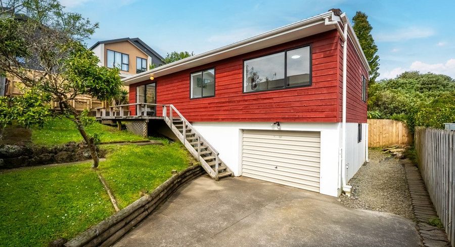  at 38B Waverley Avenue, Glenfield, North Shore City, Auckland