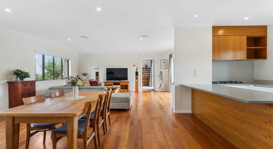  at 5 Angiangi Crescent, Beachlands, Manukau City, Auckland