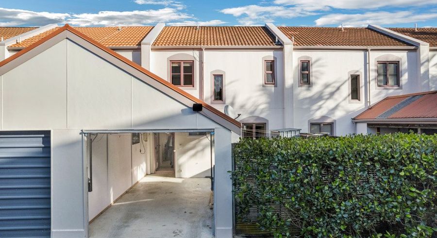  at 34 Winery Way, Henderson, Waitakere City, Auckland