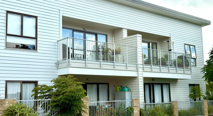  at 207/2 Gracechurch Drive, Flat Bush, Manukau City, Auckland