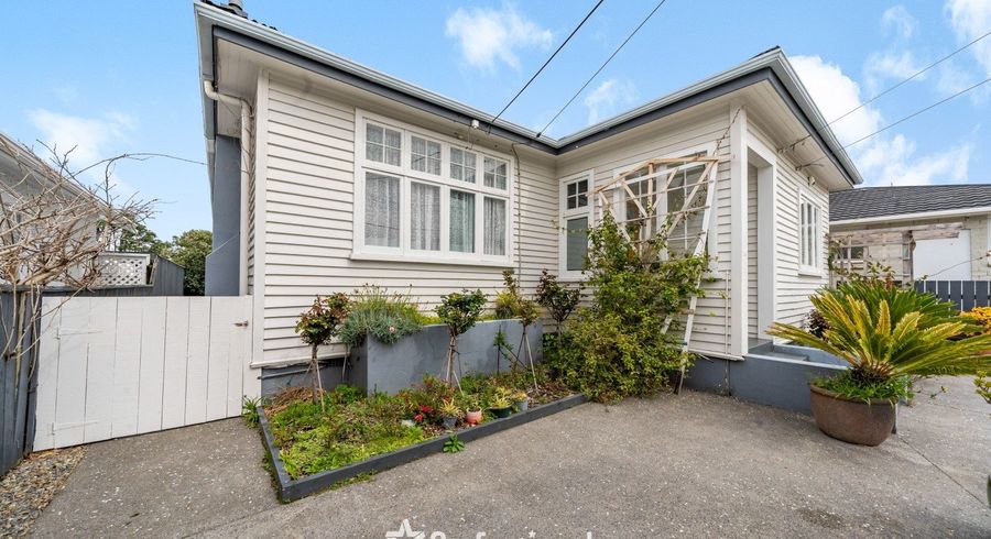  at 140 Knights Road, Lower Hutt, Lower Hutt, Wellington