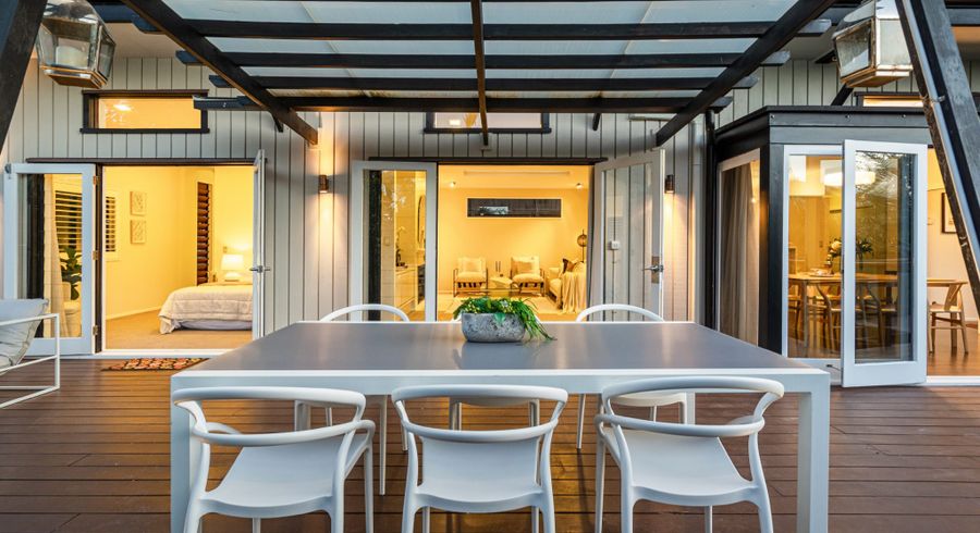  at 2/7 Sentinel Road, Herne Bay, Auckland