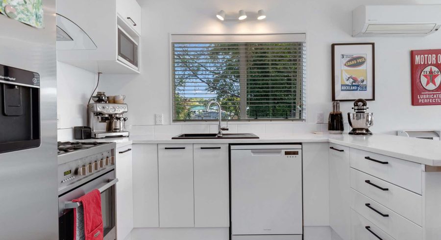  at 2/137 Awaroa Road, Helensville, Rodney, Auckland