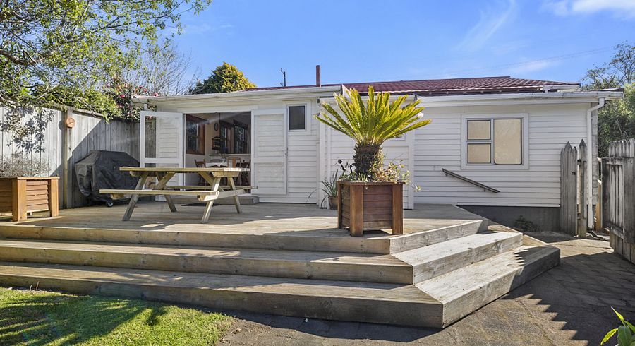  at 1 Queens Road, Glen Avon, New Plymouth, Taranaki