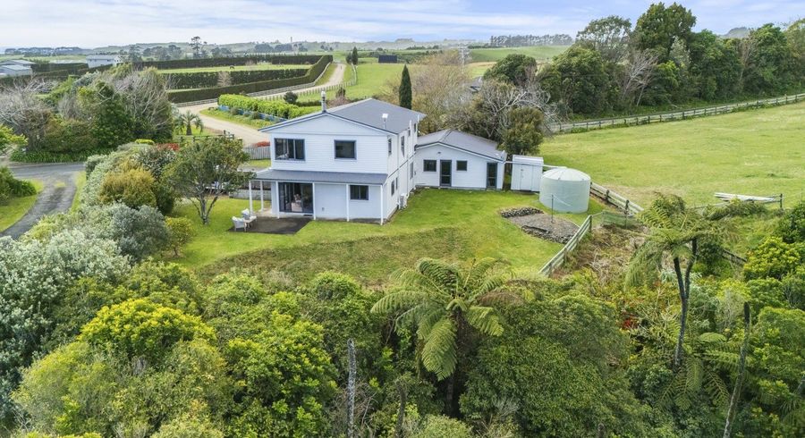  at 122 Surrey Hill Road, Oakura, New Plymouth, Taranaki