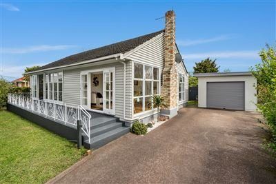  at 2/104 Coronation Road, Hillcrest, North Shore City, Auckland