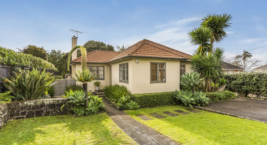  at 9 Cadman Avenue, Greenlane, Auckland