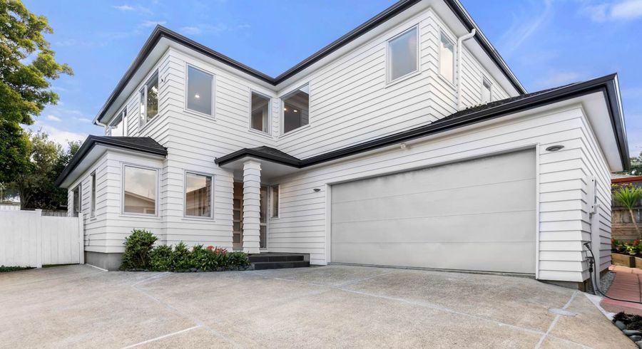  at 2/8 Varlene Terrace, Forrest Hill, North Shore City, Auckland