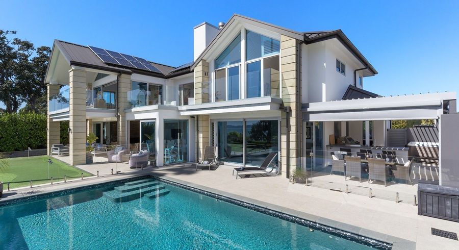  at 40 Oceania Place, Mellons Bay, Auckland