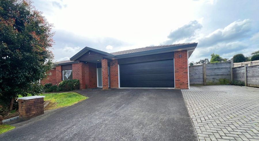  at 9 West Fairway, Golflands, Manukau City, Auckland