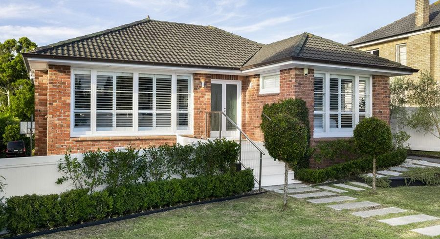  at 33 Fairlands Avenue, Waterview, Auckland