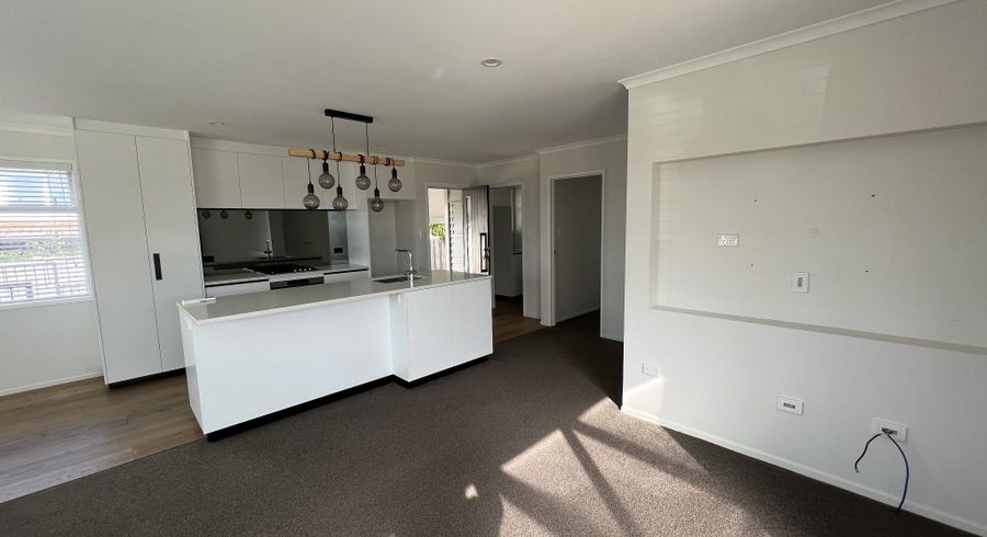  at 7 Booralee Ave, Botany Downs, Manukau City, Auckland
