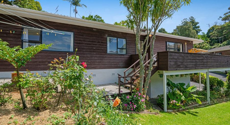  at 1/36 Greenvalley Rise, Glenfield, North Shore City, Auckland