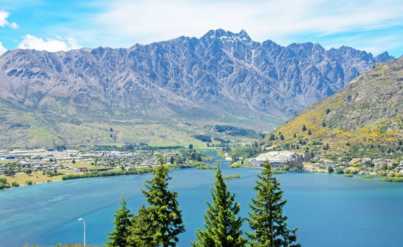 at 6 Florence Close, Queenstown Hill, Queenstown