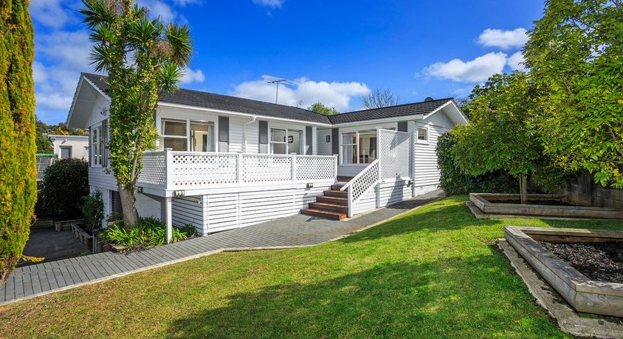  at 3 Mountbatten Avenue, Hillcrest, Auckland