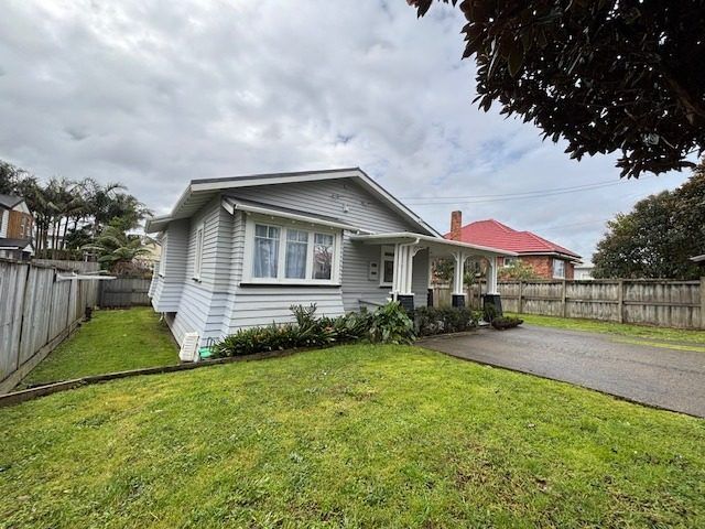  at 5a Invermay Avenue, Mount Roskill, Auckland City, Auckland