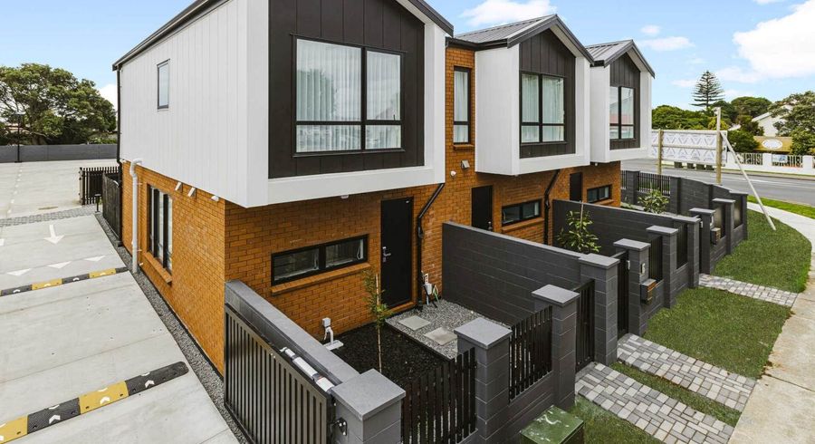  at 1/1 Tennessee Avenue, Mangere East, Manukau City, Auckland