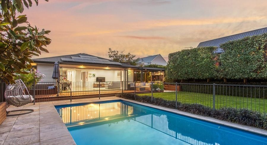  at 27 Rochdale Street, Fendalton, Christchurch City, Canterbury