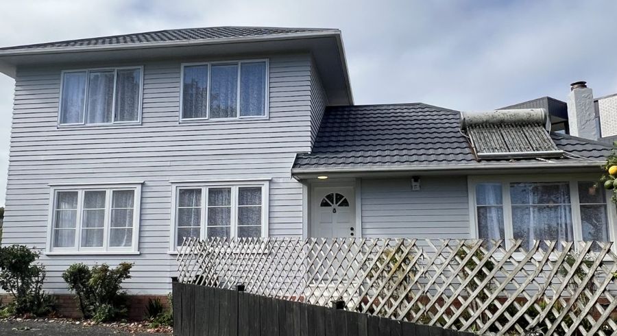  at 32 Essex Street, Te Atatu South, Waitakere City, Auckland
