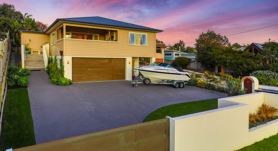  at 8 Bonita Avenue, Stanmore Bay, Whangaparaoa