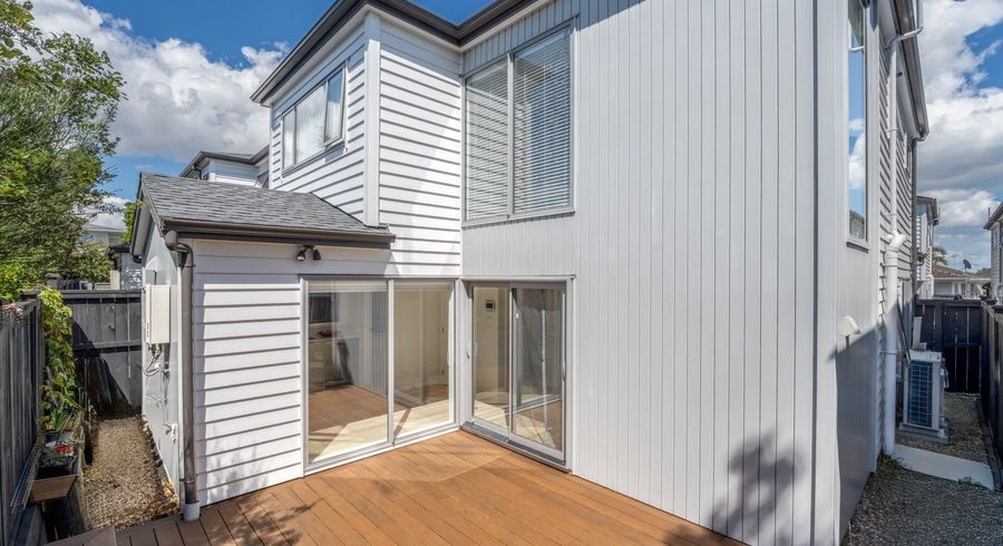  at 4 Waihanga Way, Bucklands Beach, Manukau City, Auckland