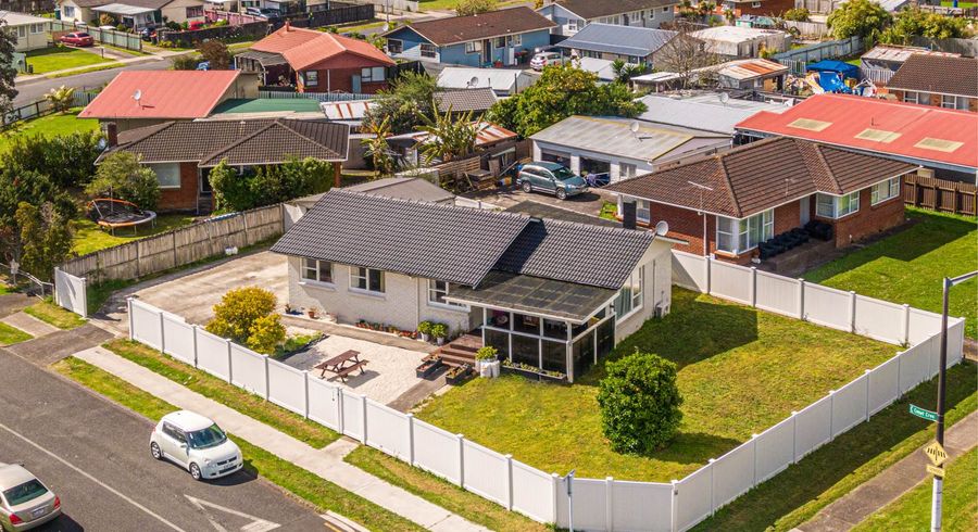  at 54 Bader Drive, Mangere, Auckland