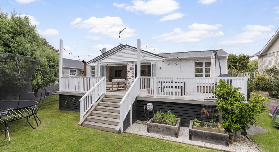  at 8 Oranga Avenue, Onehunga, Auckland