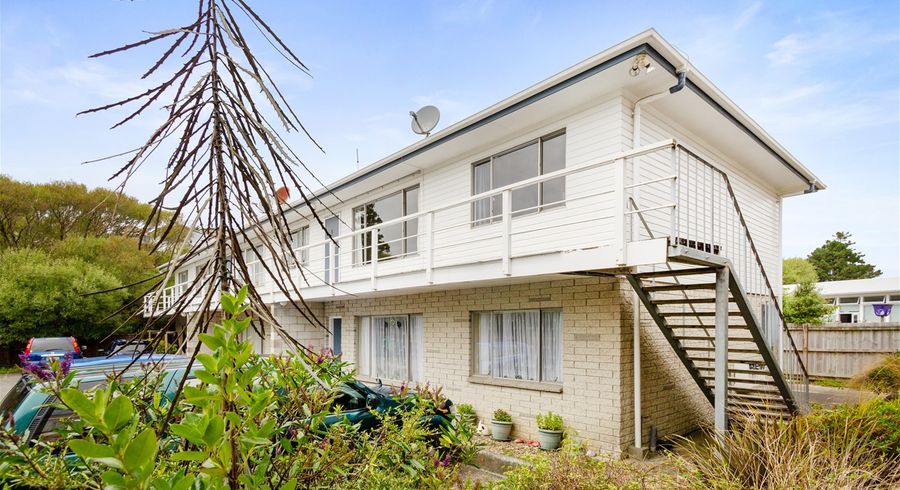  at 4/12A Oxford Street, Tawa, Wellington