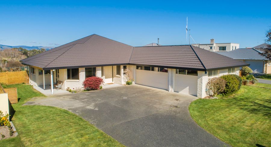  at 51 Royal Oak Drive, Kelvin Grove, Palmerston North