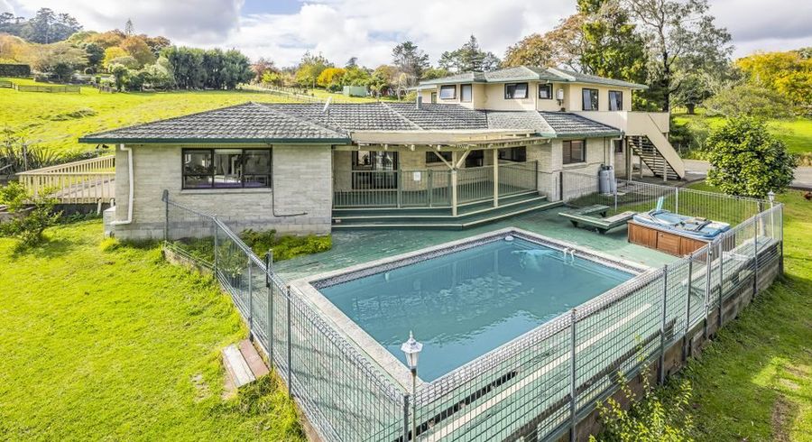  at 32 Gracechurch Drive, Flat Bush, Manukau City, Auckland