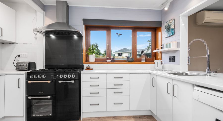  at 11 Weir Place, Hoon Hay, Christchurch City, Canterbury
