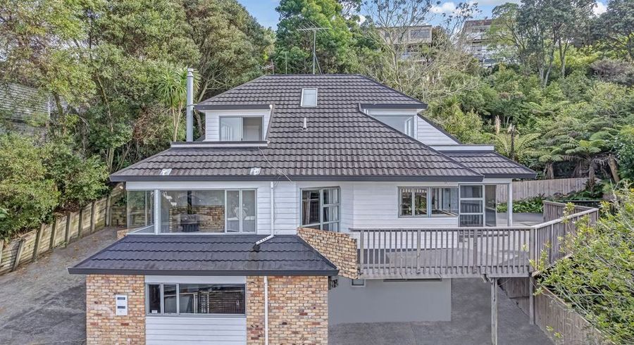  at 2/33 Penguin Drive, Murrays Bay, Auckland