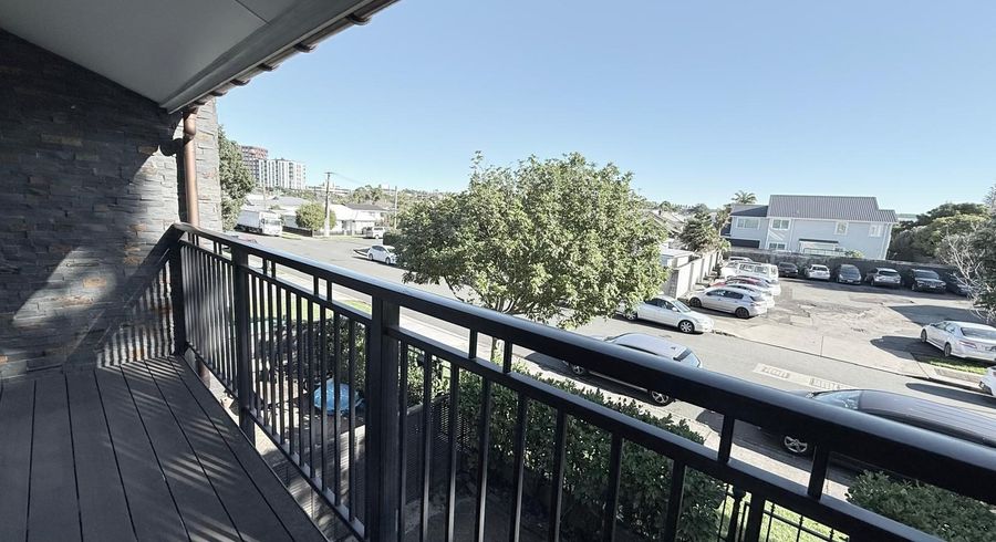  at 2/2 Cawley Street, Ellerslie, Auckland City, Auckland