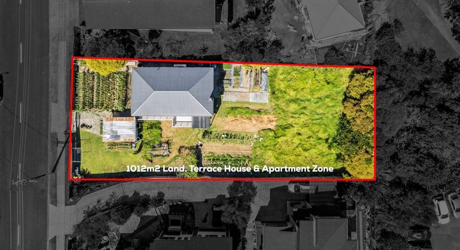  at 39 Newington Road, Henderson, Waitakere City, Auckland
