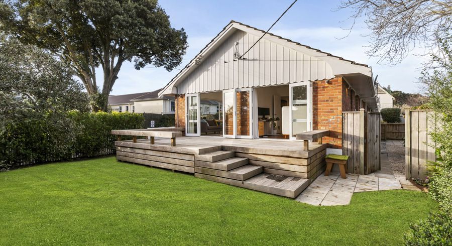  at 3/0 Vauxhall Road, Narrow Neck, Auckland