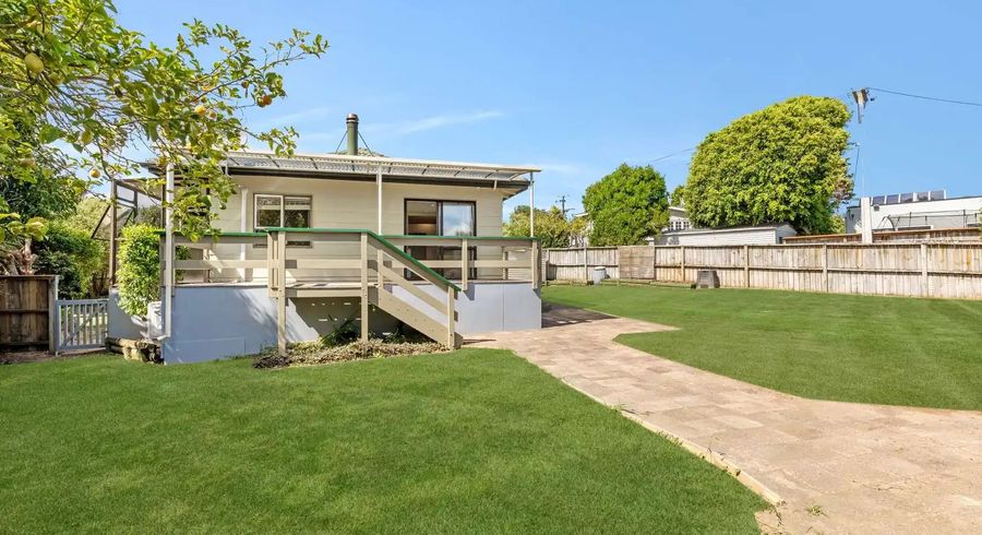  at 354 Royal Road, Massey, Auckland