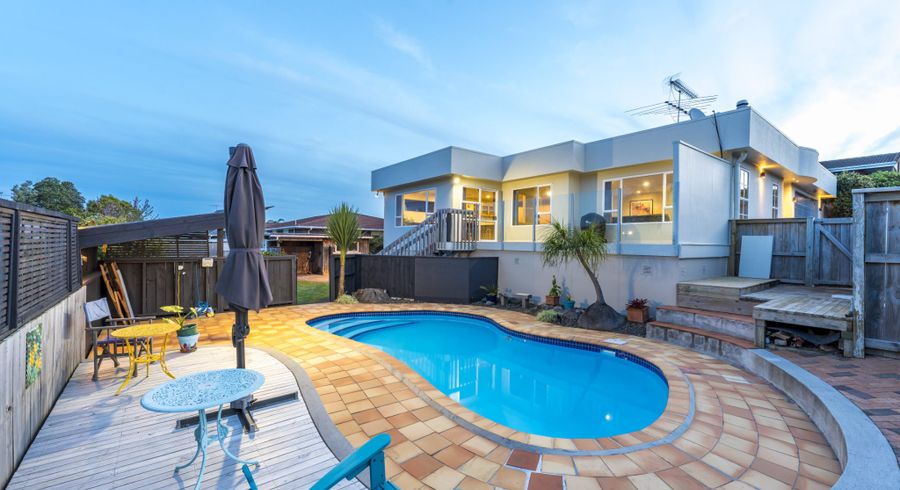  at 23 Tirohunga Drive, Henderson, Waitakere City, Auckland