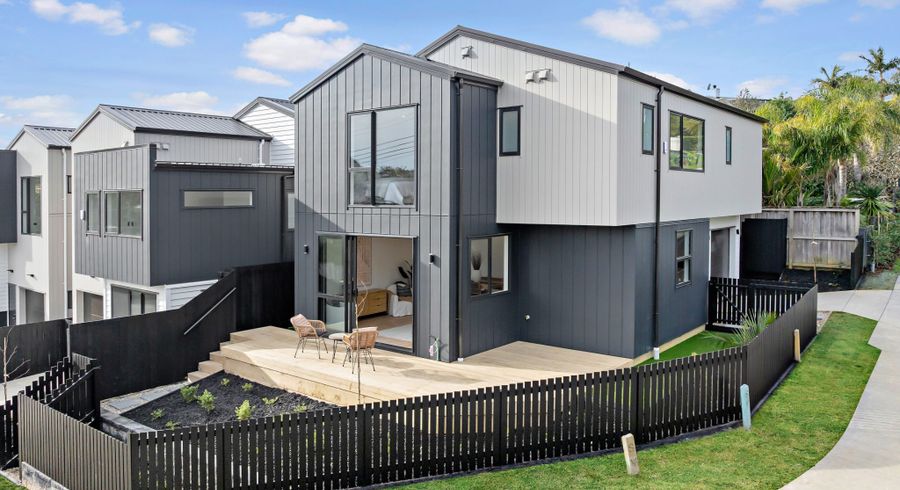  at 72 Selwyn Crescent, Forrest Hill, North Shore City, Auckland