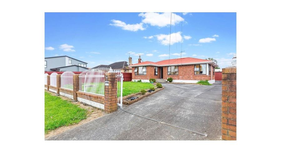  at 4 Brooklyn Avenue, Papatoetoe, Manukau City, Auckland