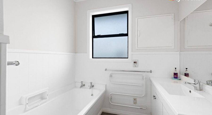  at 18 Elizabeth Avenue, East Taieri, Dunedin, Otago