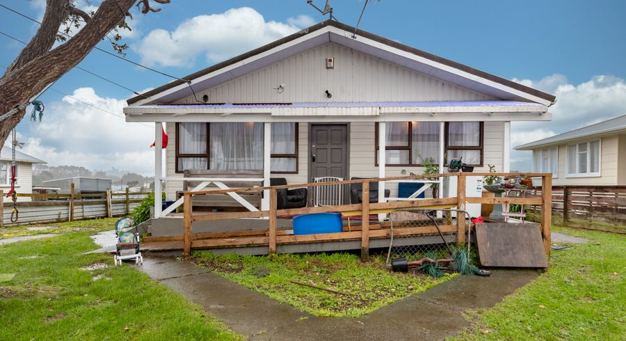  at 10 Somerset Place, Cannons Creek, Porirua