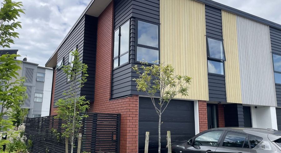  at 16 Shortfin Place, Flat Bush, Manukau City, Auckland