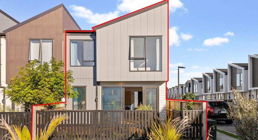  at 32 Waipuhinui Way, Manukau, Manukau City, Auckland