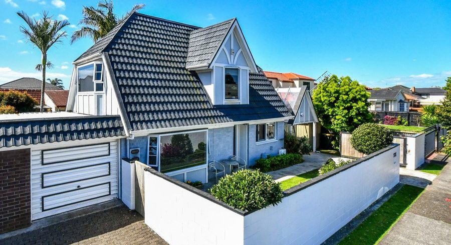  at 6 Oakland Avenue, Papatoetoe, Manukau City, Auckland
