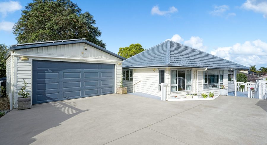  at 8A Gloria Avenue, Te Atatu Peninsula, Waitakere City, Auckland